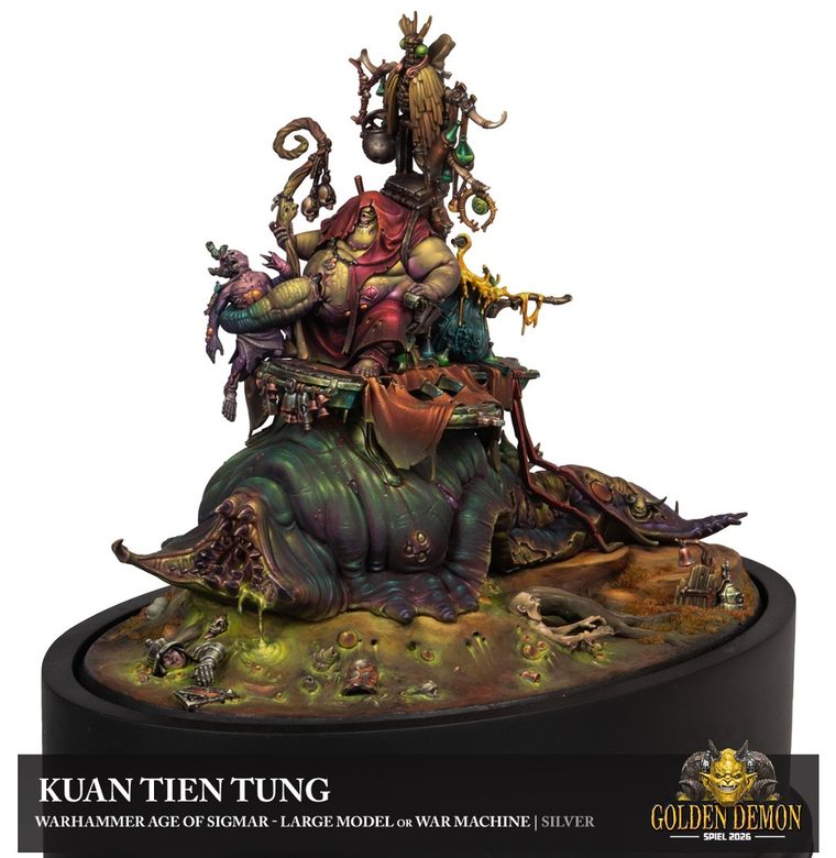 Nurgle lord riding a giant slug, painted by Kuan Tien Tung