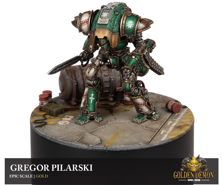 Green and white Knight Titan, painted by Gregor Pilarski