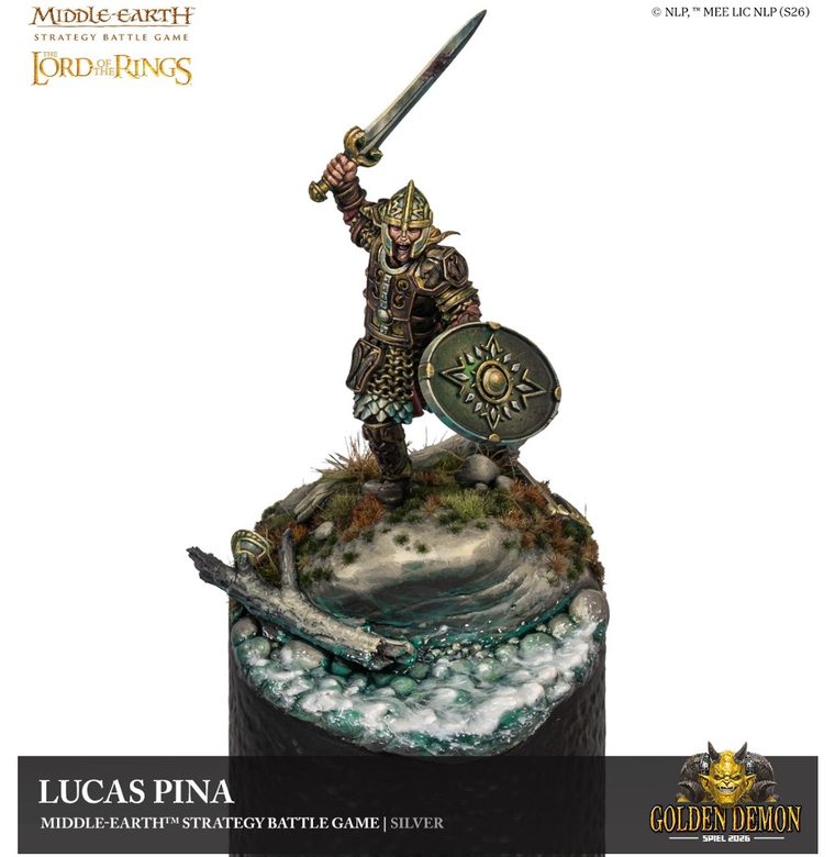 Gondor warrior with a raised sword, painted by Lucas Pina
